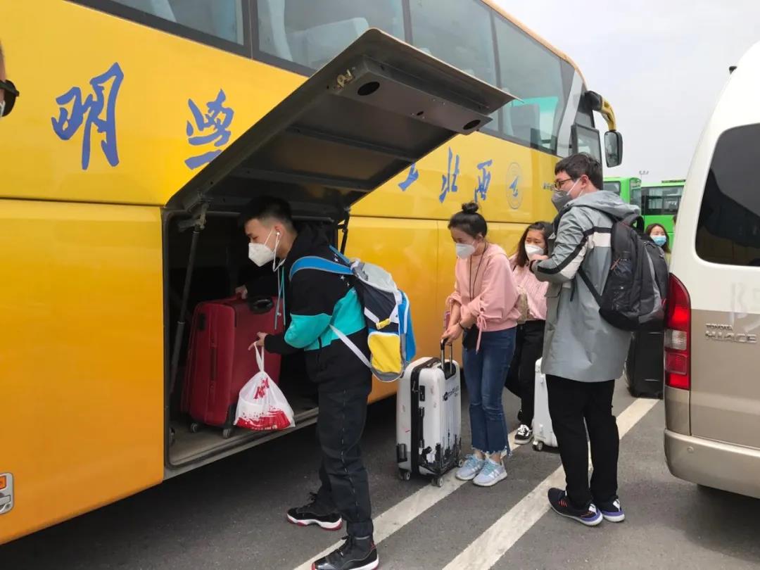 返校第一天 | 初夏的校園 終于等到你！