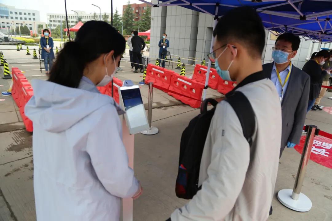 返校第一天 | 初夏的校園 終于等到你！