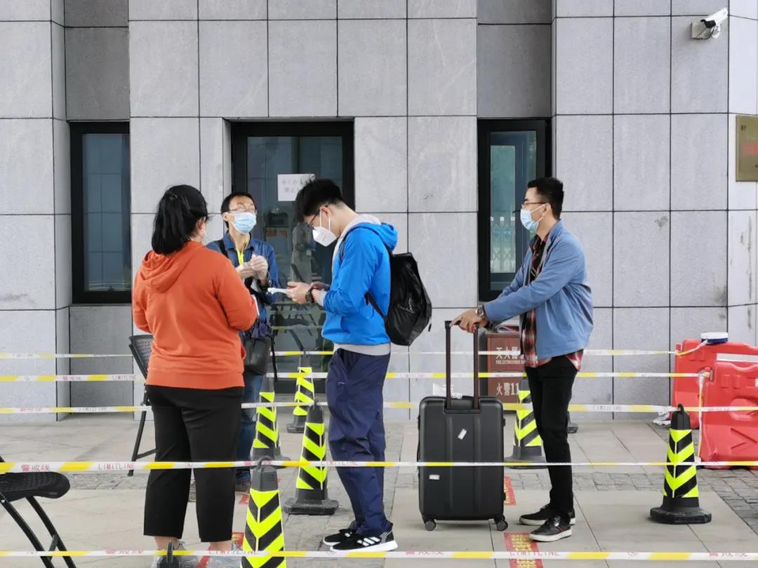 返校第一天 | 初夏的校園 終于等到你！