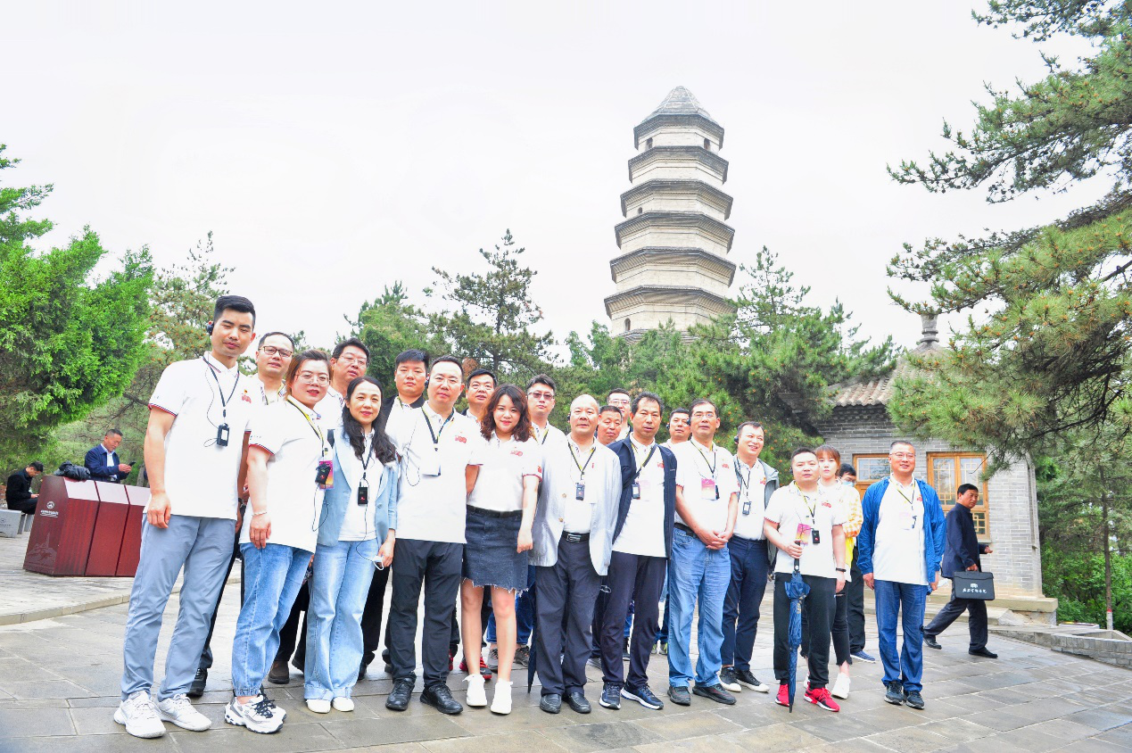 學(xué)黨史 銘初心 同心同德同筑中國夢    愛于心 踐于行 圖強(qiáng)圖富圖繪金葉志——陜西金葉科教集團(tuán)黨委獻(xiàn)禮建黨100周年培訓(xùn)活動紀(jì)事