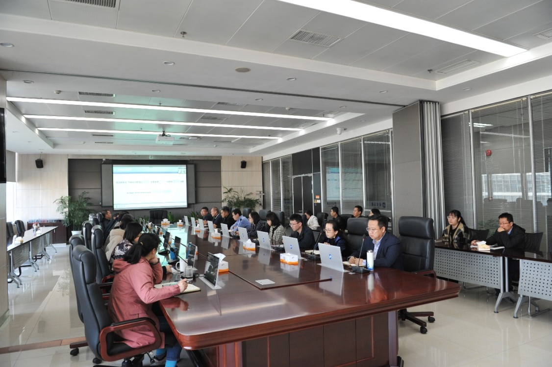 解決信息孤島 提高決策質(zhì)量 ——金葉科教集團(tuán)舉辦BI數(shù)據(jù)分析系統(tǒng)培訓(xùn)會 解決信息孤島 提高決策質(zhì)量 ——金葉科教集團(tuán)舉辦BI數(shù)據(jù)分析系統(tǒng)培訓(xùn)會