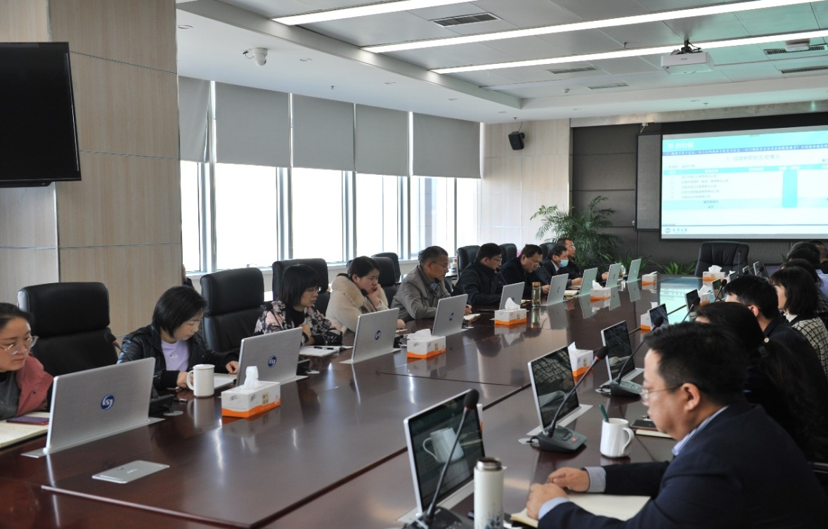 解決信息孤島 提高決策質(zhì)量 ——金葉科教集團(tuán)舉辦BI數(shù)據(jù)分析系統(tǒng)培訓(xùn)會 解決信息孤島 提高決策質(zhì)量 ——金葉科教集團(tuán)舉辦BI數(shù)據(jù)分析系統(tǒng)培訓(xùn)會