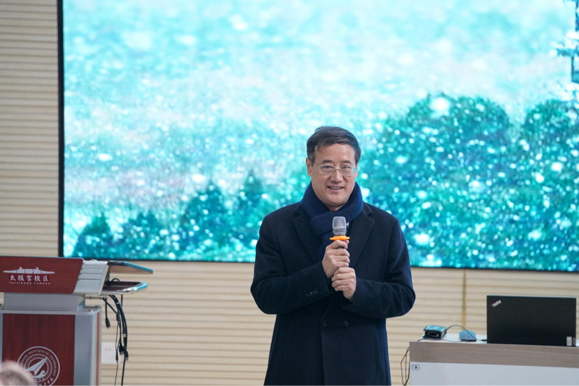 陜文投原董事長王勇等領(lǐng)導(dǎo)嘉賓一行考察西安明德理工學(xué)院，并出席瀛湖采風(fēng)總結(jié)會