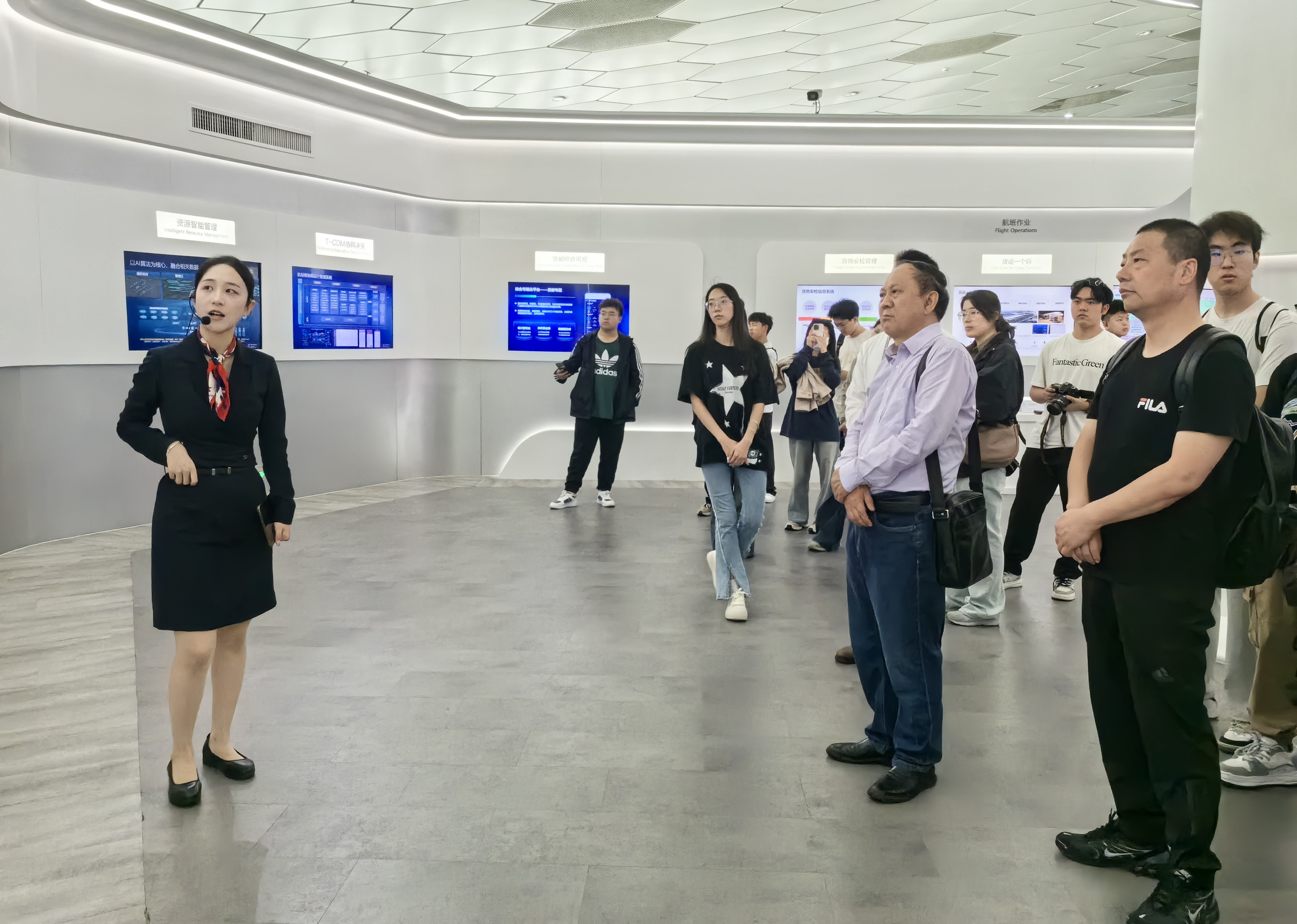 燃情五月 活出夢(mèng)想——明德師生赴港參加2024青年夢(mèng)想家交流營活動(dòng) 燃情五月 活出夢(mèng)想——明德師生赴港參加2024青年夢(mèng)想家交流營活動(dòng)