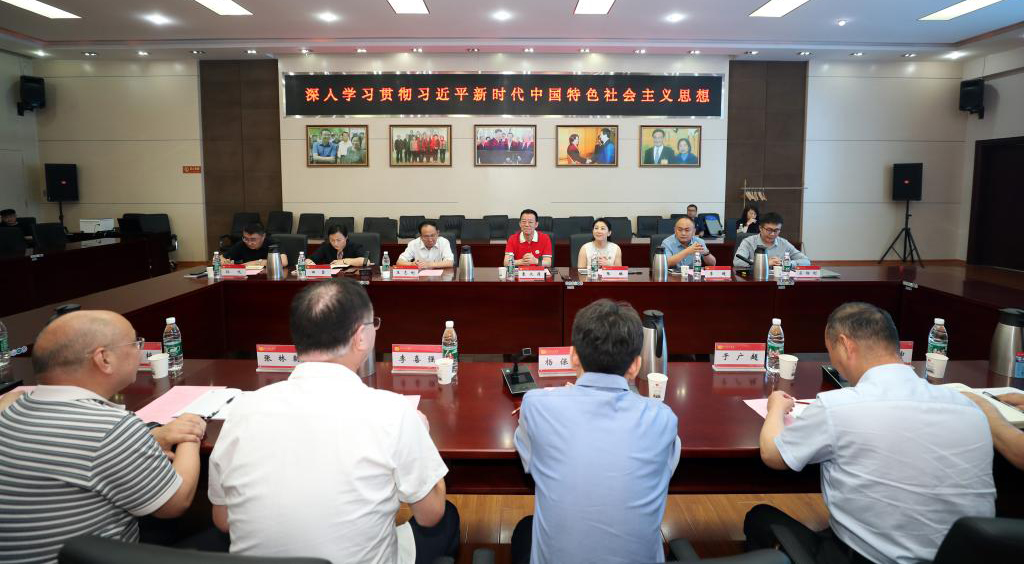 與中國(guó)民辦高校先行者同行 共赴教育高質(zhì)量發(fā)展新未來(lái)——集團(tuán)董事局主席、總裁袁漢源先生率團(tuán)赴黃河科技學(xué)院考察交流