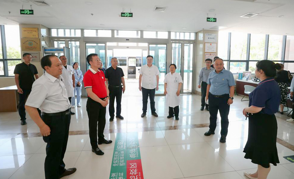 與中國(guó)民辦高校先行者同行 共赴教育高質(zhì)量發(fā)展新未來(lái)——集團(tuán)董事局主席、總裁袁漢源先生率團(tuán)赴黃河科技學(xué)院考察交流