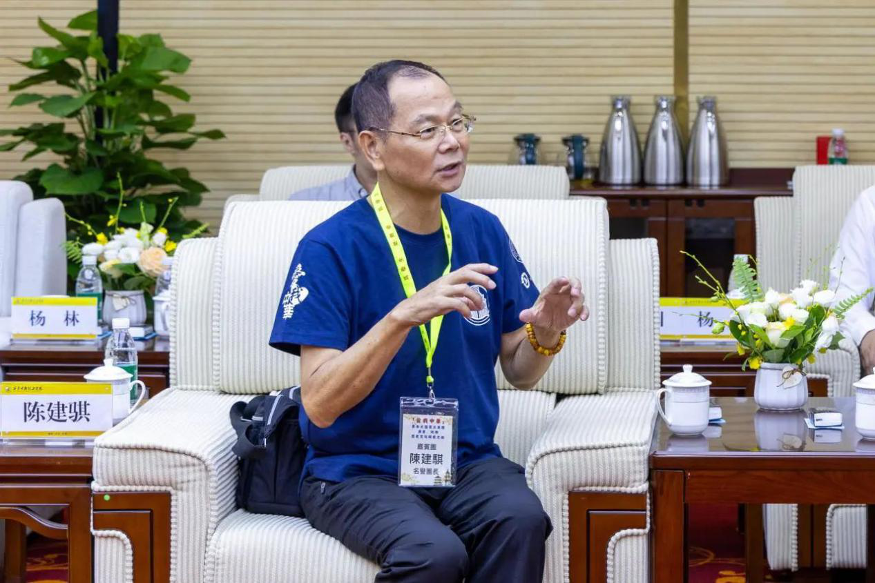 “愛我中華”青年大匯聚火車團歷史文化探索之旅抵陜 省政協(xié)副主席楊冠軍在明德學院會見成員代表 “愛我中華”青年大匯聚火車團歷史文化探索之旅抵陜 省政協(xié)副主席楊冠軍在明德學院會見成員代表