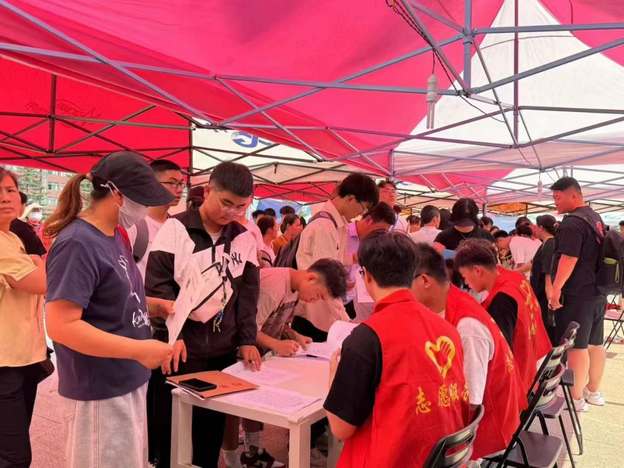 賽場(chǎng)載譽(yù)歸 獻(xiàn)禮開學(xué)季 西安明德理工學(xué)院高質(zhì)量發(fā)展再添新成果 賽場(chǎng)載譽(yù)歸 獻(xiàn)禮開學(xué)季 西安明德理工學(xué)院高質(zhì)量發(fā)展再添新成果