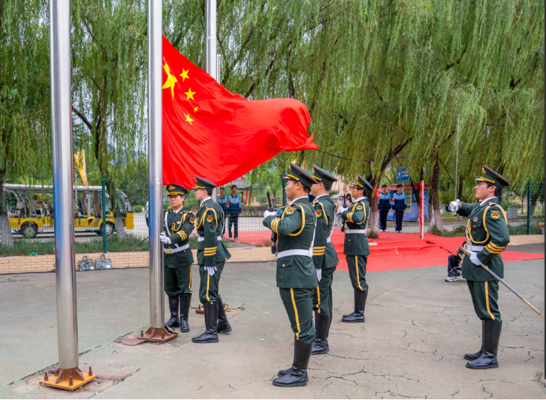 展颯爽英姿 赴璀璨新程 西安明德理工學(xué)院2024級(jí)新生開學(xué)典禮暨軍訓(xùn)總結(jié)表彰大會(huì)圓滿舉行