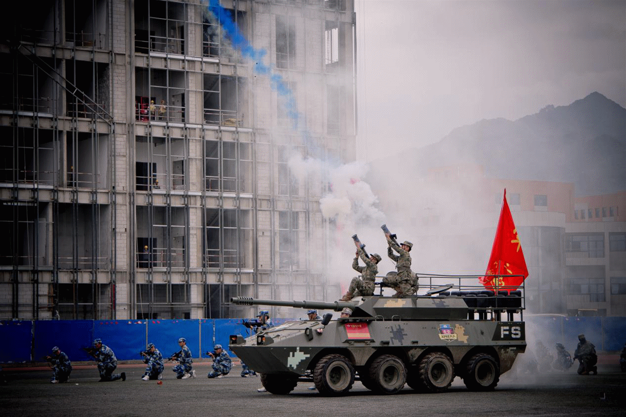 展颯爽英姿 赴璀璨新程 西安明德理工學(xué)院2024級(jí)新生開學(xué)典禮暨軍訓(xùn)總結(jié)表彰大會(huì)圓滿舉行