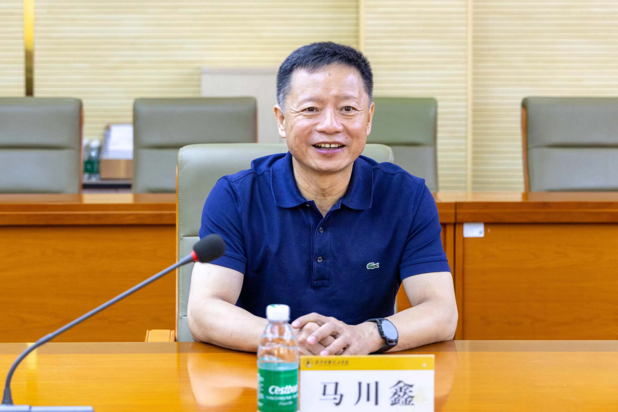 西安明德理工學(xué)院軍訓(xùn)特輯 英模老兵親臨現(xiàn)場(chǎng)宣講 軍事機(jī)構(gòu)領(lǐng)導(dǎo)來(lái)校督察 西安明德理工學(xué)院軍訓(xùn)特輯 英模老兵親臨現(xiàn)場(chǎng)宣講 軍事機(jī)構(gòu)領(lǐng)導(dǎo)來(lái)校督察