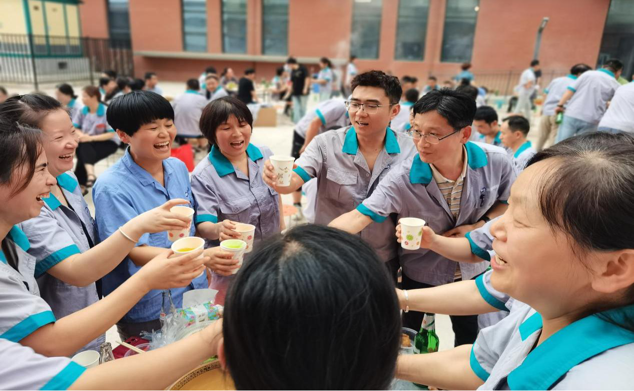 新廠新貌新氣象 共赴發(fā)展新篇章 瑞豐科技集團(tuán)陜西煙印公司完成鄠邑新廠區(qū)搬遷工作 新廠新貌新氣象 共赴發(fā)展新篇章 瑞豐科技集團(tuán)陜西煙印公司完成鄠邑新廠區(qū)搬遷工作