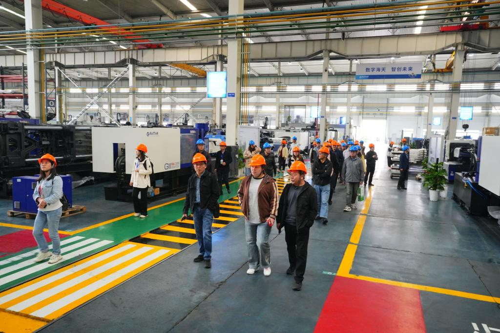 初心如磐育英才 砥礪前行譜新篇 《陜西日報》報道西安明德理工學院高質(zhì)量跨越式發(fā)展之路