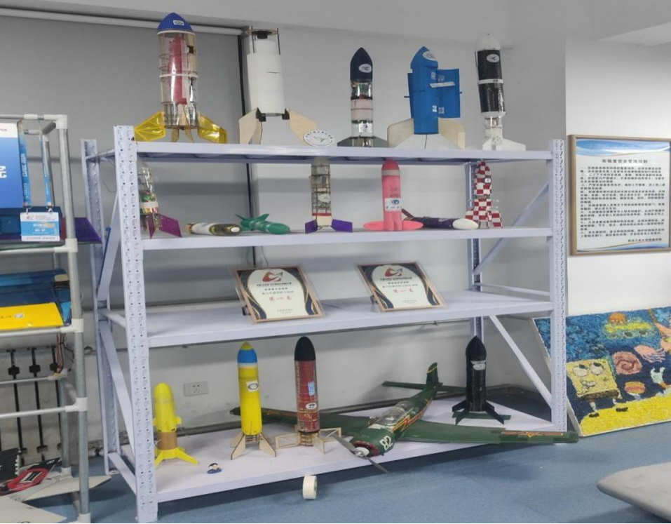 西安明德理工學(xué)院專業(yè)競賽創(chuàng)佳績 課題獲批教育部立項 黨支部入選省級名單