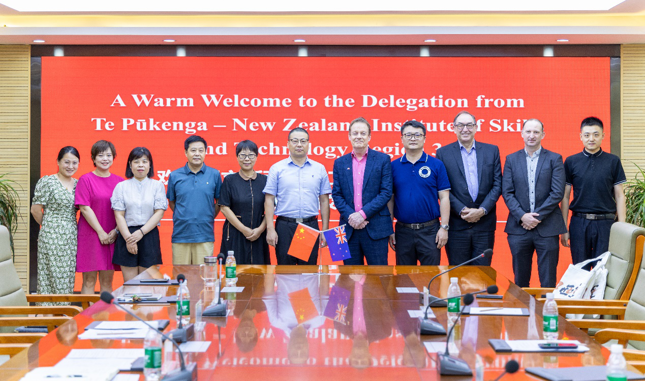 校內(nèi)交流話國(guó)際合作 校外研修強(qiáng)教師隊(duì)伍 明德學(xué)院扎實(shí)推進(jìn)教育事業(yè)高質(zhì)量發(fā)展